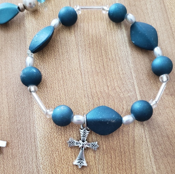 New Set of 3 handmade stretch bracelets - Picture 2 of 4